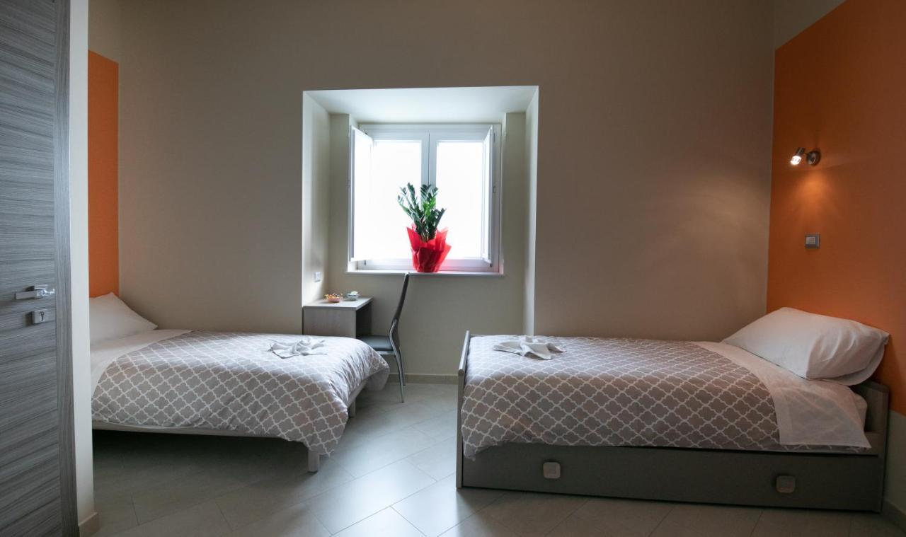 La Madonnina Hotel Nicosia Buitenkant foto