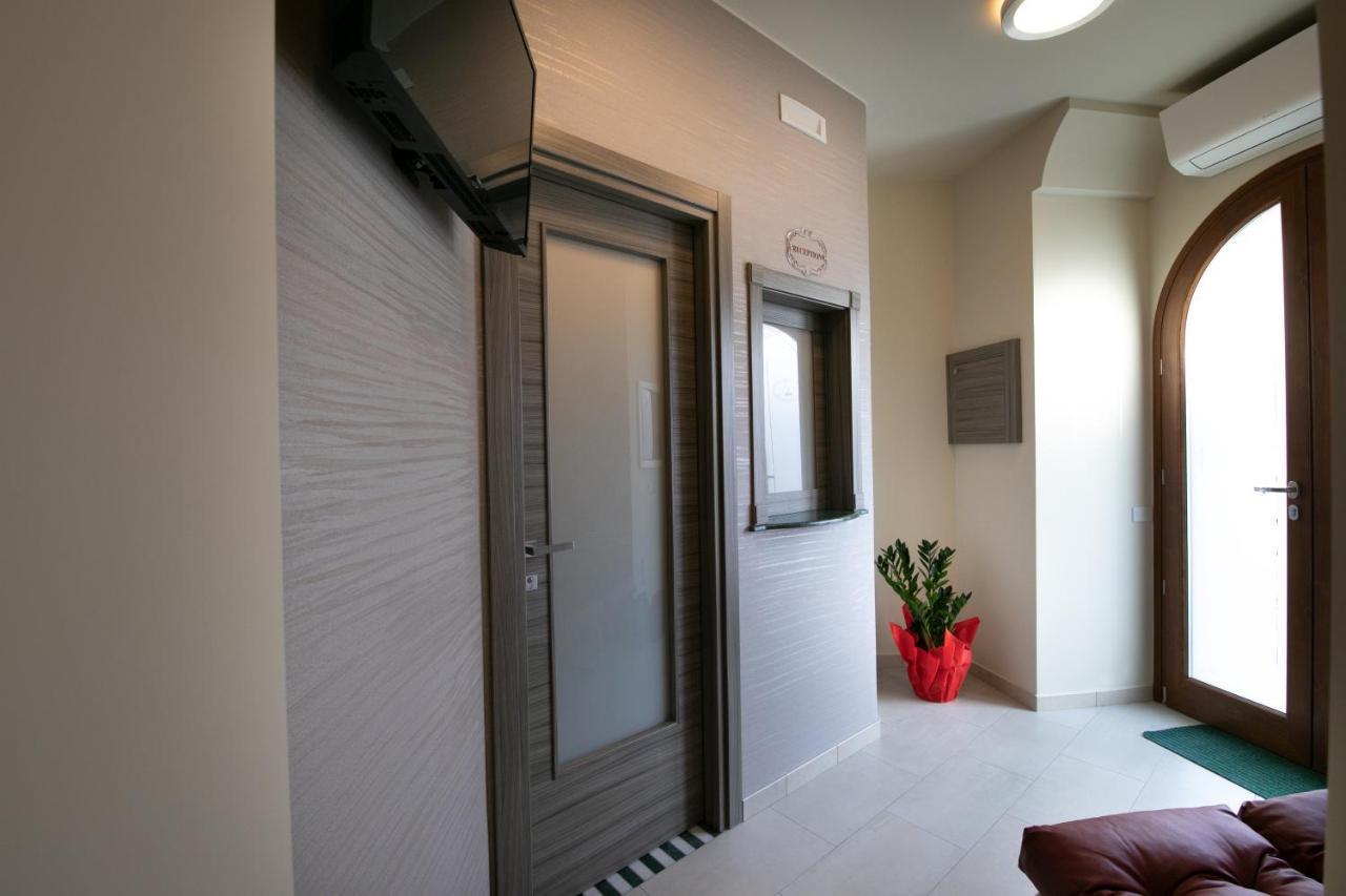 La Madonnina Hotel Nicosia Buitenkant foto