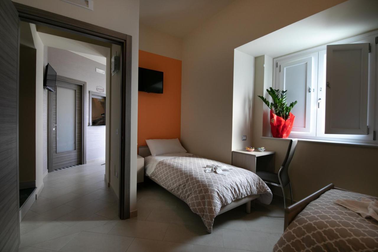 La Madonnina Hotel Nicosia Buitenkant foto